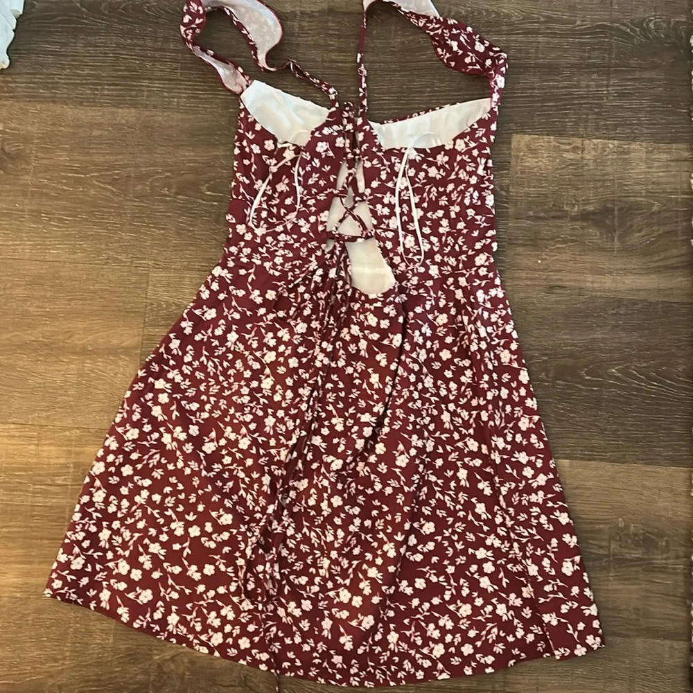 Maroon flower dress - Picture 2 of 2